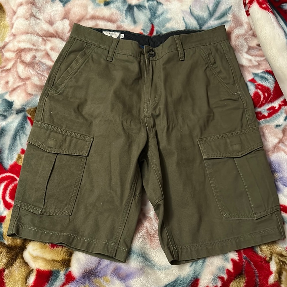 Volcom Cargo Shorts (Waist 30) (M)